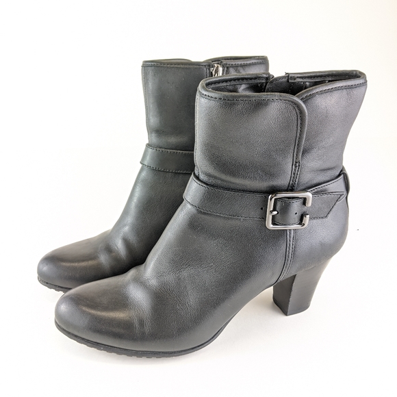 Clarks Shoes - Clark's Artisan black ankle boots size 7